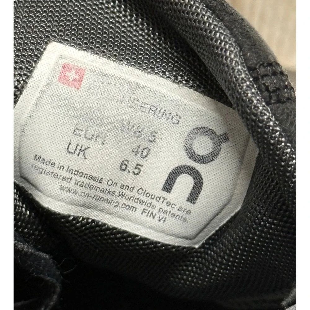 On Cloud Swift Running Shoes Womens 8.5 Black White Swiss Engineering Sneakers